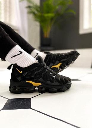 Мужские кроссовки nike air vapormax plus "black/gold1 фото