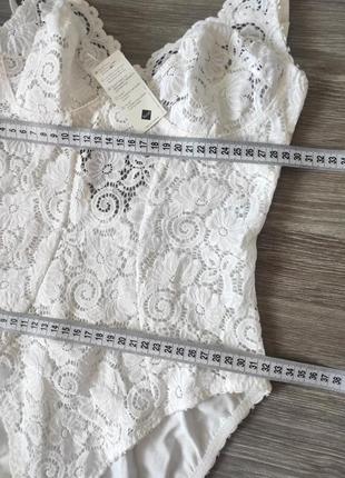 Красивый кружевной боди комбидресс