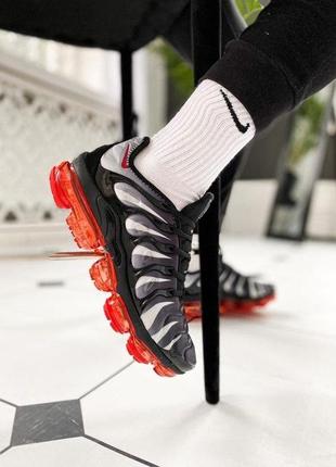 Мужские кроссовки nike air vapormax plus "red/black/white"3 фото