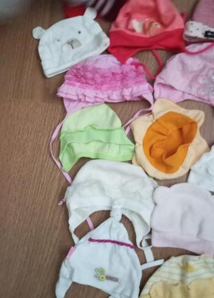 Шапочки, пінетки, носочки для малюків4 фото