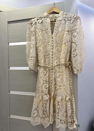 Сукня з мережива