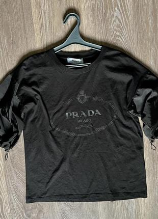 Жіноча футболка prada чорна