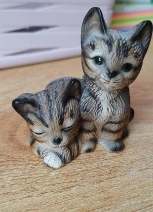 Немецкая,коллекционная статуэтка "котята" royal ручной окрас. германия.1 фото