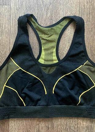 Спортивный топ