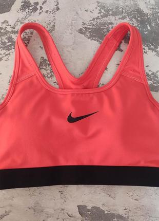 Спортивный топ nike оригинал1 фото