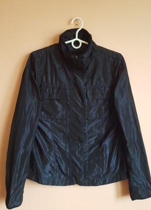 Легкая женская куртка