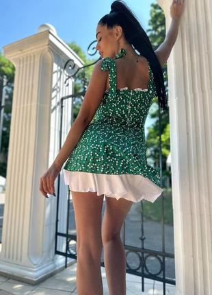 Шикарное летнее платье в цветочный принт зеленое платье в цветы платье с цветами платье с имитацией подъюбника6 фото