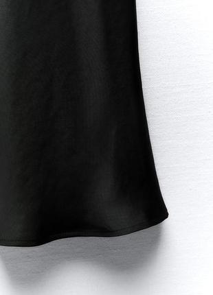 Атласная юбка средней длины7 фото