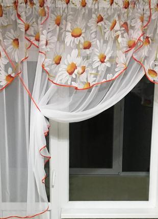 Тюль на кухню білого кольору з квітами2 фото