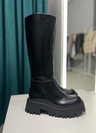 Шкіряні чоботи zara труби з еко-шкіри