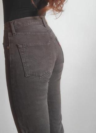 Коричневі прямі джинси  від levi strauss4 фото