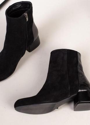 Женские демисезонные ботинки на квадратном каблуке - 47092 фото