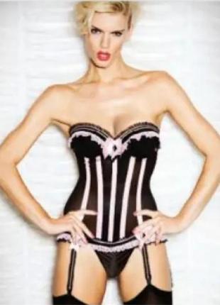 Романтика соблазнения, очаровательный корсет от ann summers