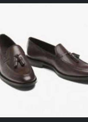 Мужские кожаные коричневые туфли-лоферы с кистями и планкой massimo dutti