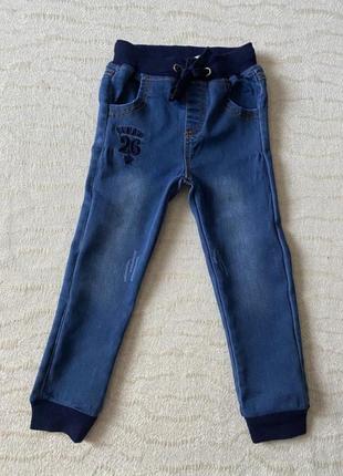 Демисезонные джинсы для мальчика lizi kids 98-1102 фото