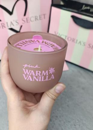 Ароматна свічка «warm vanilla» («тепла ваніль»). pink. victoria's secret. оригінал 🇺🇸1 фото