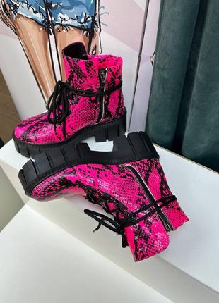 Эксклюзивные ботинки из итальянской кожи женские под рептилию фуксия розовые2 фото