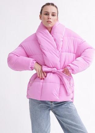 Куртка жіноча зимова тепла, без капюшона, з поясом, плащівка &nbsp;з оксамитовим напиленням, рожева