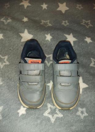 Кроссовки оригинал adidas us 9k eur р.26