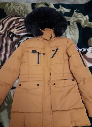 Продам зимнюю женскую куртку.