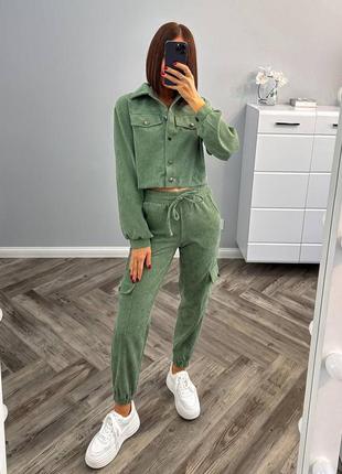 Стильний костюм з мікровельвету