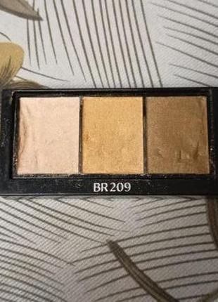 Триколірні тіні shiseido luminizing satin eye color trio br209 voyage запаска3 фото