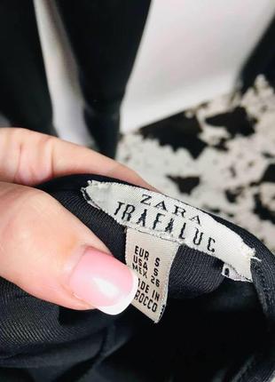 Вафельное чёрное платье на молнии бюстье zara4 фото