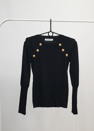 Черный свитер-джемпер с рукавами -фонариками и декоративными пуговицами8 фото