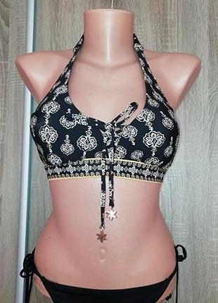 Верх від купальника.