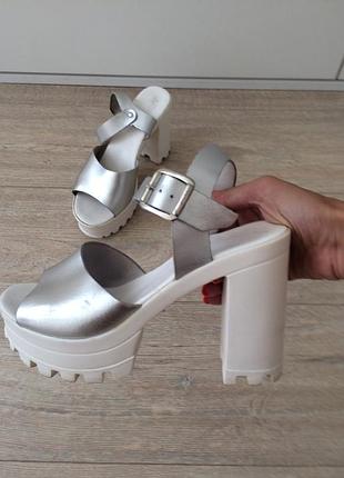 Стильні босоніжки topshop