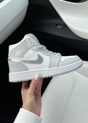 Женские кроссовки jordan 1 high люкс качество