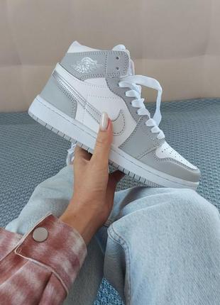 Женские кроссовки jordan 1 high люкс качество