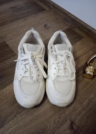 Белые стильные кроссовки stradivarius 35 /36 размер3 фото