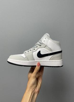 Женские кроссовки jordan 1 high люкс качество