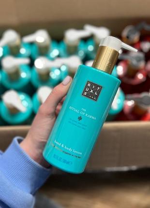 Лосьйон для рук та тіла з дозатором молочко для тіла та рук the rituals or karma hand& body lotion 300 мл