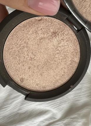 Becca хайлайтер becca shimmering skin perfector pressed - opal