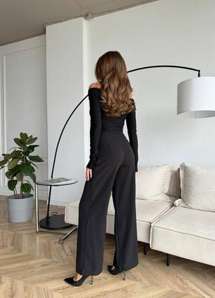 Костюм женский черный однотонный лонгслив с открытыми плечами брюки свободного кроя на высокой посадке качественный стильный трендовый8 фото