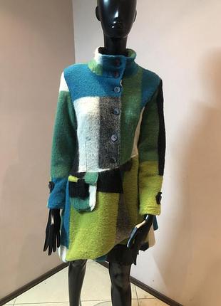 #151  пальто легке вовна дизайнерське італія.