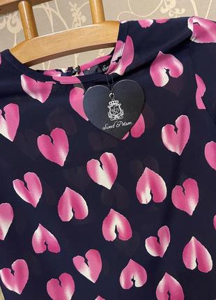 Очень красивая и стильная брендовая блузка в сердечках 21.3 фото