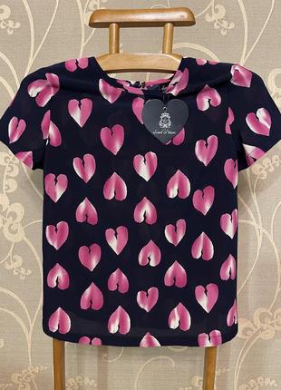 Очень красивая и стильная брендовая блузка в сердечках 21.6 фото