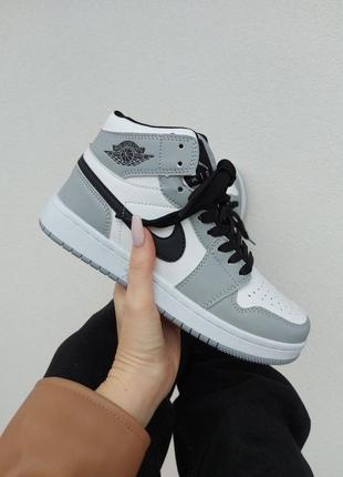 Женские кроссовки jordan 1 high люкс качество