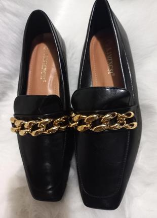 Женские туфли люферы модные с золотой цепочкой в чёрном цвете kamengsi6 фото