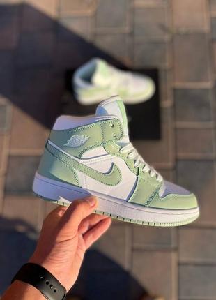 Женские кроссовки jordan 1 high люкс качество