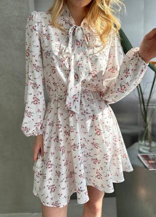 Платье короткое молочное с цветочным принтом на длинный рукав свободного кроя качественное стильное трендовое