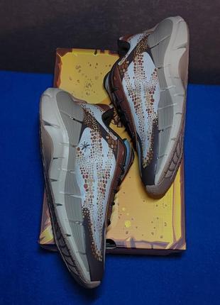 Кроссовки reebok zig kinetica 2.5 x jurassic world unisex 42.5р hq62634 фото