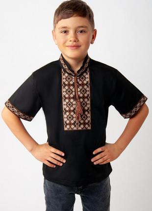 Чорна вишиванка з коротким рукавом,чорная вишиванка для мальчика, вишита сорочка для хлопчика