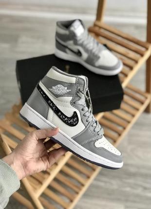 Женские кроссовки jordan 1 high люкс качество