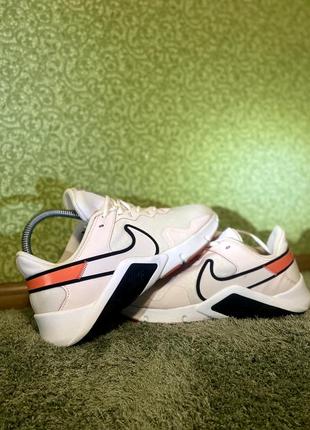 Nike legend essential 2