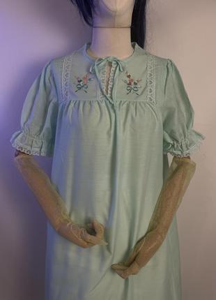 Винтажная длинная нежная ночная рубашка макси с вышивкой кружевом рюшей4 фото