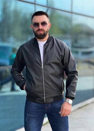 Бомбер чоловічий
матеріал: еко шкіра + підкладка нейлон
розміри: м, л, хл, ххл